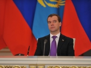 Янукович и Алиев поздравили Медведева с успешным проведением выборов в Госдуму 