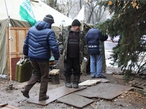 Во Львове чернобыльцы ставят палатки под стенами облгосадминистрации