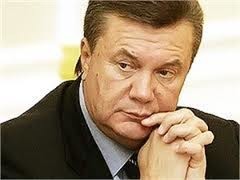 В Черновцах обломали пальцы на памятнике Януковичу