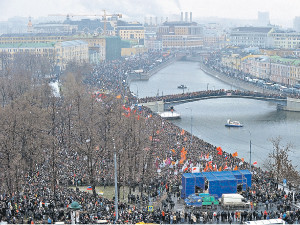 Акция протеста в Москве: ОМОНУ дарили цветы и слушали Цоя 