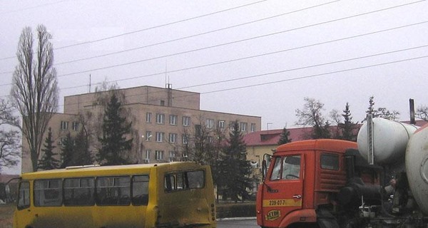 В Киеве бетономешалка протаранила переполненную людьми маршрутку