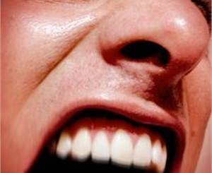 В Донецке людей вышвырнули из ресторана за то, что они там фотографировались