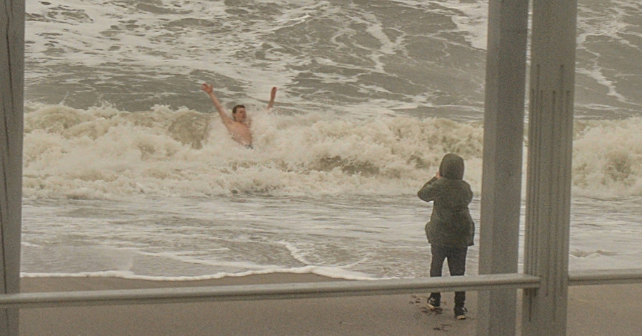 У одесского побережья сегодня разыгрался шторм