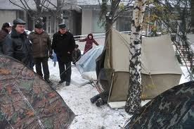 В Хмельницом предприниматели установили палатку перед облгосадминистрацией