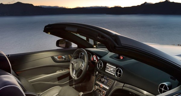 Опубликованы первые официальные снимки нового поколения Mercedes-Benz SL