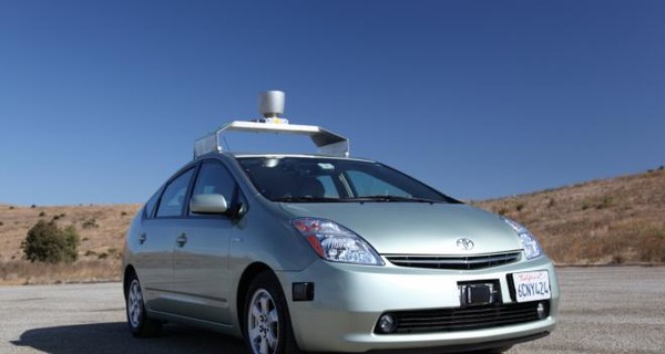 Google запатентовал первый беспилотный интернет-автомобиль