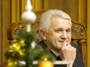 Какой подарок от политиков украинцы получат под елку? 