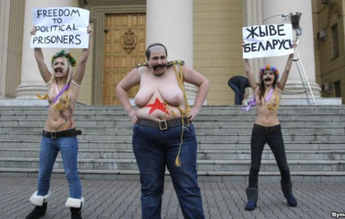 Три активистки Femen нашлись избитыми в Беларуси