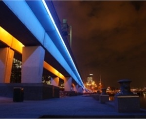 13-летняя девочка хотела напугать парня, a в итоге упала c моста и разбилась насмерть