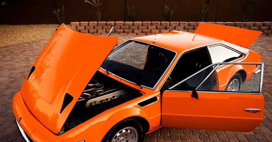 Экзотический суперкар 1973 GTS Jarama продадут на аукционе
