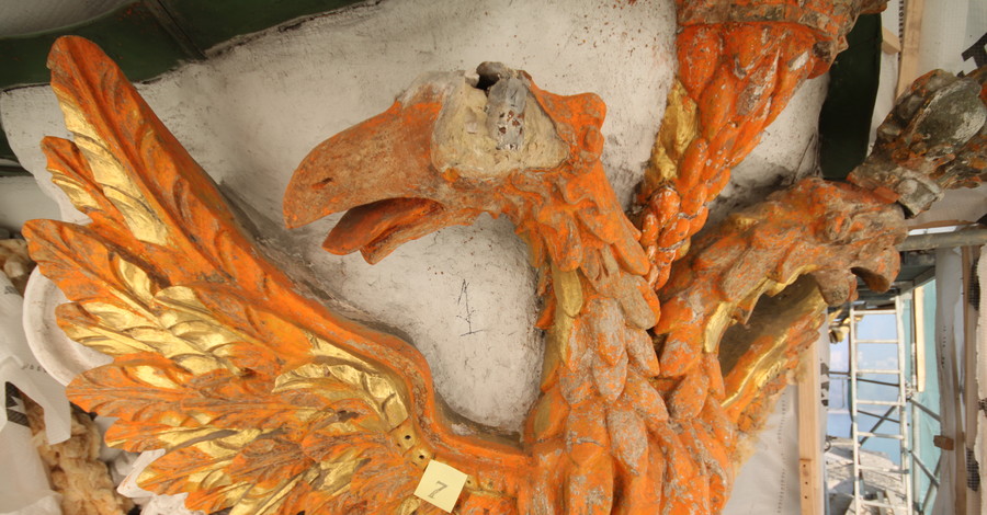 В Киево-Печерской Лавре обнаружили неизвестную скульптуру ангела