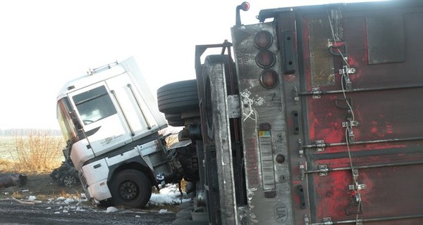 В Николаеве две крымчанки погибли после столкновения с грузовиком