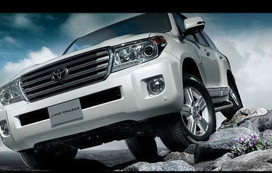 Toyota представила обновленный Land Cruiser 200 