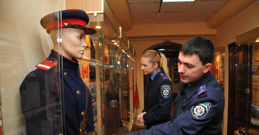 В облГУВД поставили манекены жандармов и городовых  