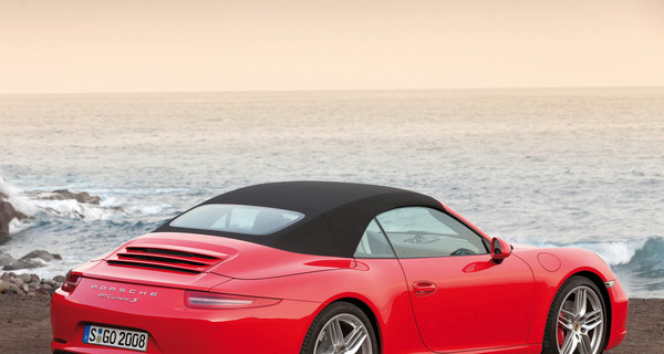 Официальная премьера кабриолета Porsche 911 состоялась в Детройте 