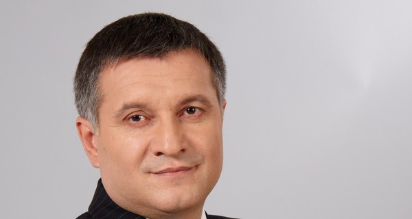 Сможет ли прокуратура вернуть Авакова в Украину?