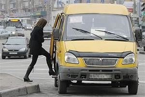 В Харькове пассажир выпал из движущейся маршрутки