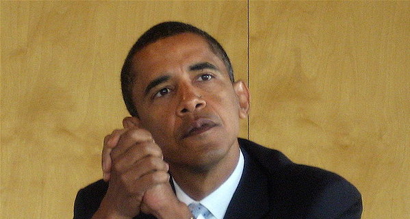 Обаму вызвали в суд по делу, что он незаконно стал президентом США