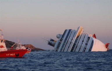 Туристы Costa Concordia подкупали экипаж, чтобы быстрее попасть в спасательные шлюпки