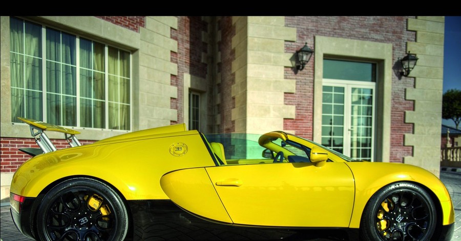 Bugatti везет в Катар умопомрачительный желтый Veyron
