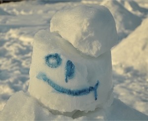 Фестиваль снеговиков: как киевляне лепили танкистов, космонавтов и пышногрудых снеговых баб