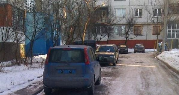 В Донецке у жителей целого микрорайона украли автономера