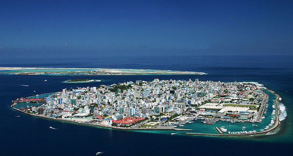 На Мальдивах революция - президент страны ушел в отставку