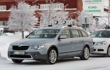 Новую Scout версию Skoda Superb 