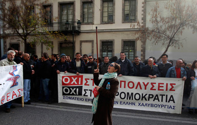 Ждет ли Украину участь Греции? 