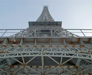 В Украине построили мини-Эйфелеву башню