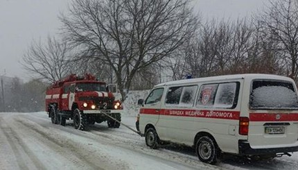 Погода в Украине : снежный коллапс на западе и ожидание бури на востоке