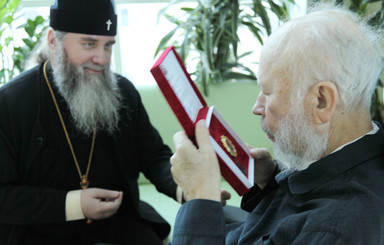 Митрополит Владимир решает, благословлять Синод или нет