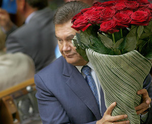 Януковичу советуют отменить налоги и выпустить Тимошенко