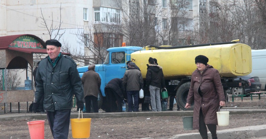 Сегодня евпаторийцам могут дать воду. Гиперхлорированную