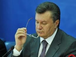 Янукович поручил обновить нормы государственного протокола