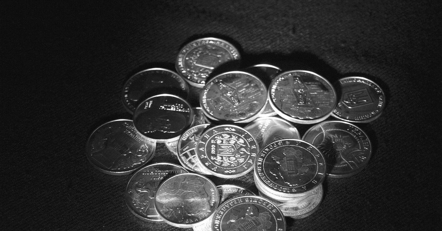 В Крыму пытались продать монеты времен Петра I