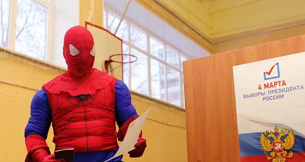 В Челябинске на избирательный участок пришел… человек-паук