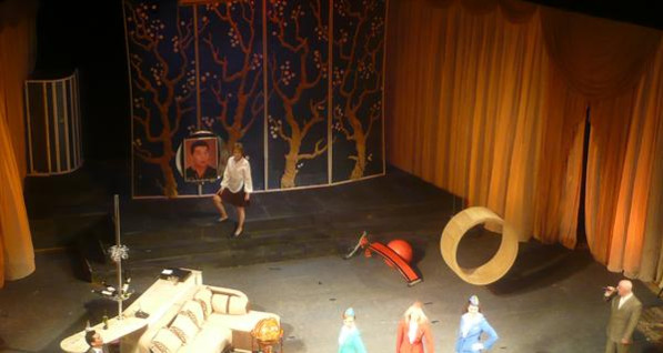 Как в Донецке за 100 гривен сходить в кино, на каток, театр, галерею и пообедать