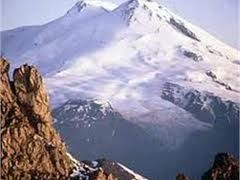 На Эльбрусе продолжают искать украинского альпиниста
