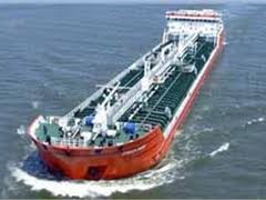 Нефтяной танкер с украинцами сел на мель