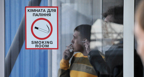 В ресторанах и кафе Донецка запретят курить 