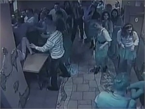 Побоище в баре: мужики били женщин по голове, а милиционер стрелял