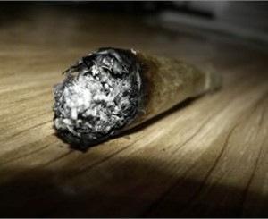 В лицее № 100, где учатся внуки Ющенко и Черновецкого, открыто торгуют наркотиками