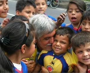 Легендарный экс-мэр Боготы дал мастер-класс Киеву: избавляться от машин, пересесть на велосипеды и увеличить парковые зоны