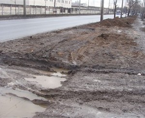 Стройки Евро-2012 превратили Донецк в грязное месиво: пройти можно в кирзовых сапогах, а проехать в танке