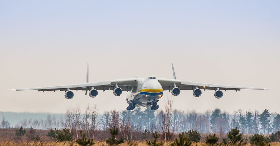 В Украину вернулся самый большой в мире самолет