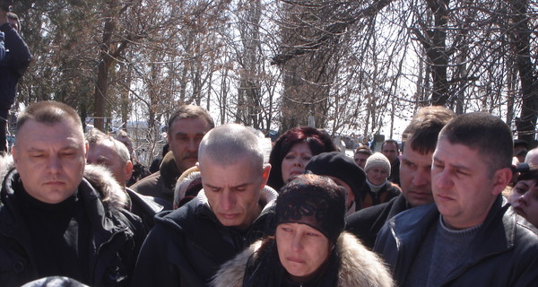 Отчим Оксаны Макар поблагодарил тюремщиков за возможность попрощаться с девушкой