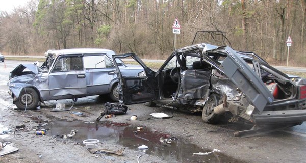 Автопогром под Киевом: разбились 5 автомобилей, пострадали люди