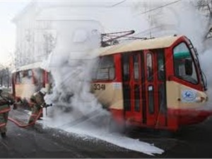 В Горловке загорелся трамвай с пассажирами