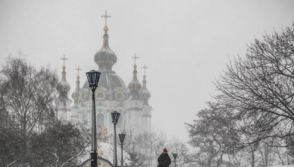 В Киеве бушует снежная метель